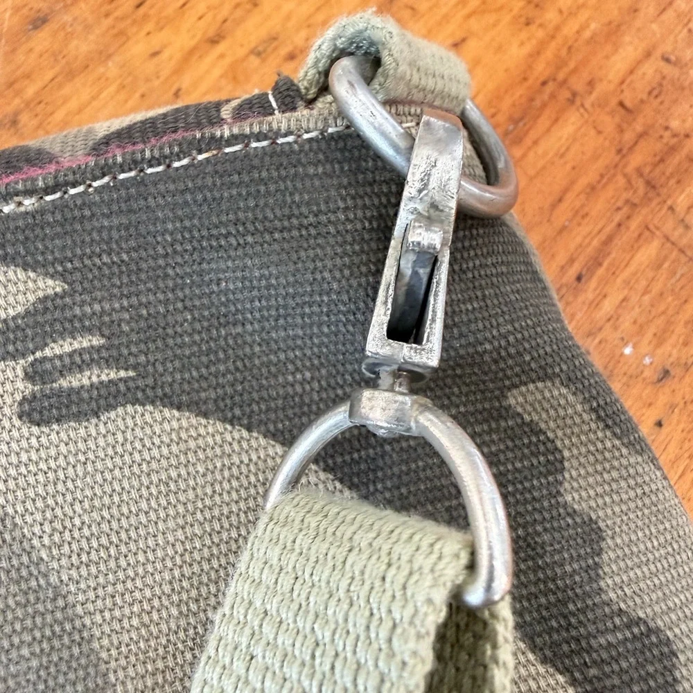 Mary Kate and Ashley Green Camo Laptop Bag Pink Lined